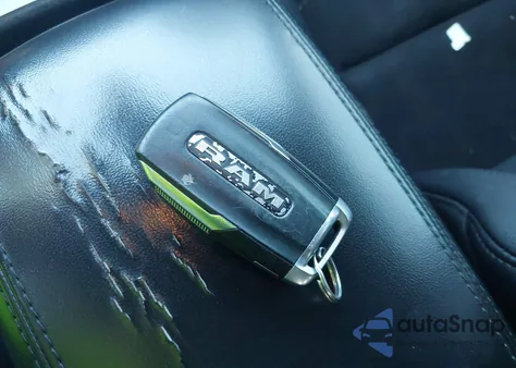 2019 Jeep Grand Cherokee Altitude 4X2 z USA, uszkodzony, nr VIN 1C4RJEAGXKC672601